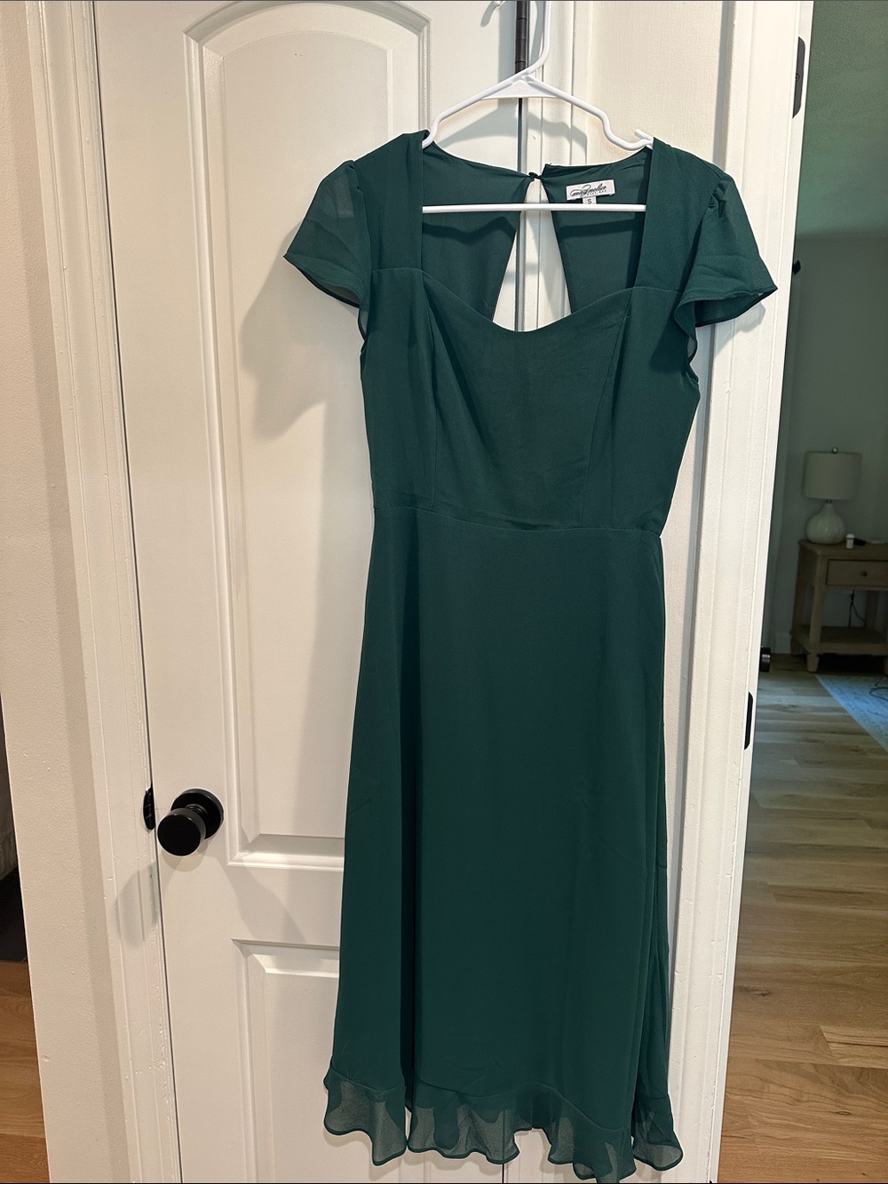 Magnolia Boutique Green Sweetheart Smocked Midi Dress